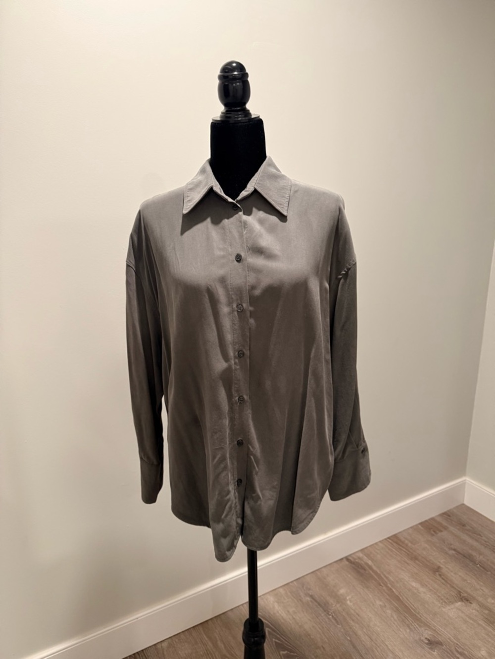 Zara Women's Gray Button-Down Shirt